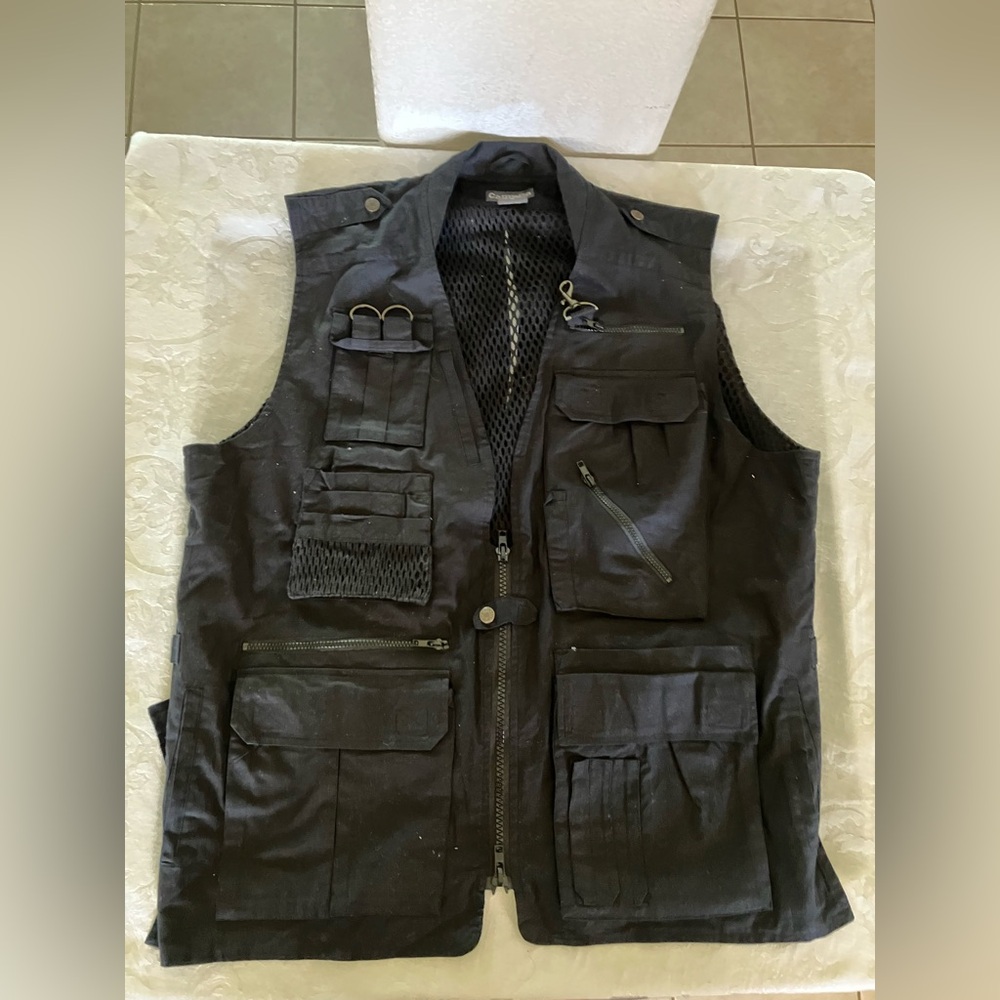 Men's Camp Co Versatile Black Utility Vest